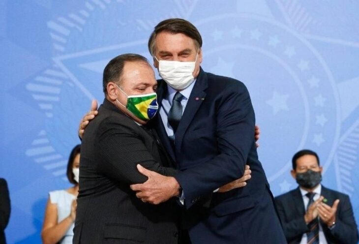 Presidente Jair Bolsonaro e general Eduardo Pazuello, ministro da Saúde